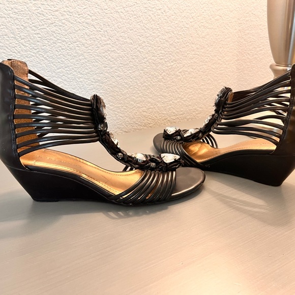 Cuffed suede ankle boots - Picture 10 of 12